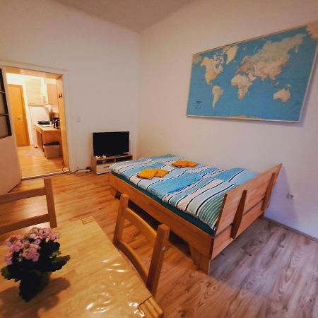 Astoria Central Appartement 10 Minutes To Downtown Wien Eksteriør bilde