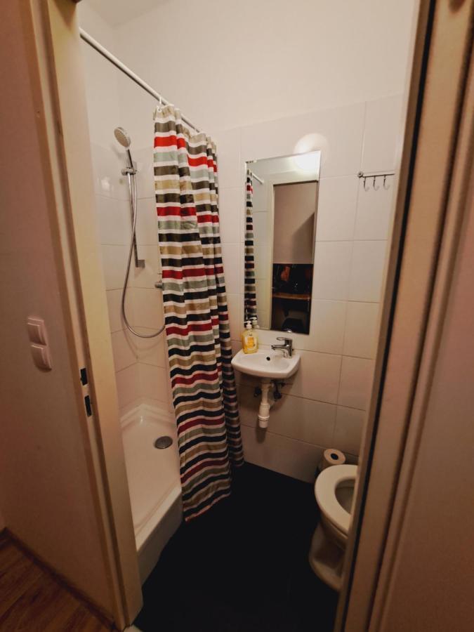 Astoria Central Appartement 10 Minutes To Downtown Wien Eksteriør bilde